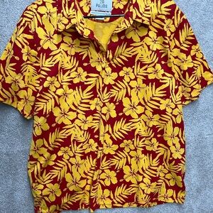 28 Palms Red‎ and Yellow Hawaiian Shirt lot